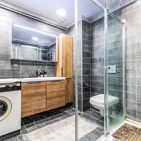 Classic Flat W Balcony 7 Min To Capitol Mall Apartment Istanbul