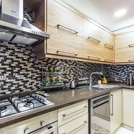 Classic Flat W Balcony 7 Min To Capitol Mall Apartment